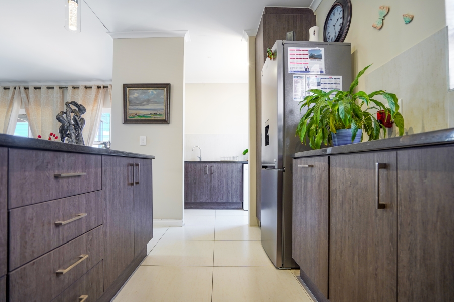 3 Bedroom Property for Sale in Sunningdale Western Cape